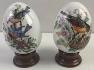 Avon Vintage 2 Porcelain Egg Collection 2 Seasons Robin and Blue Birds W/Bases - Picture 1 of 8