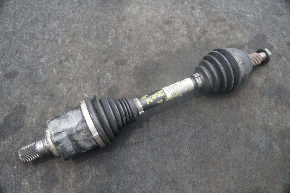 Front Left Driver CV Axle Shaft LR061604 Land Rover Discovery Sport L550 2018-19 - Image 1 of 4
