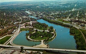 Postal Janesville Wisconsin WI Vista Aérea Memorial Veteranos Puente Traxler - Imagen 1 de 2