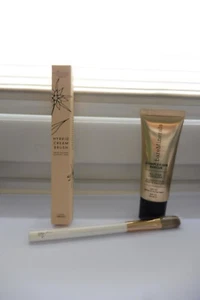 bareMinerals COMPLEXION RESCUE +MONIKA BLUNDER HYBRID CREAM BRUSH -80 € - Bild 1 von 7