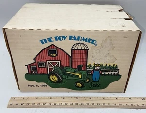 ERTL John Deere 630 Tractor 1988 Toy Farmer 1/16 #5590 with COA - Picture 1 of 14