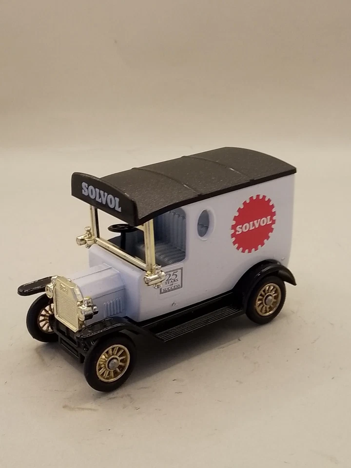 Furgoneta Morris Solvol Lledo Days Gone Bullnose rara. Foto 1 de 4