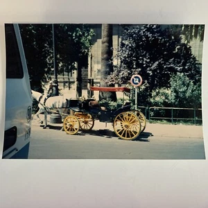 Cochecito de caballos viaje internacional color fotografía vintage foto real - Imagen 1 de 2