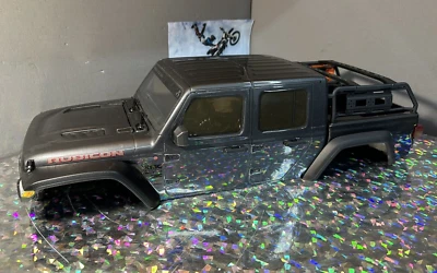 Axial SCX10 iii Jeep JT Gladiator Grey Body w/ Interior Roll Cage & LED Lights - Image 1 of 4