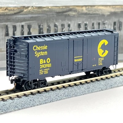 Micro-Trains N Scale 21090 Chessie System 40ft Plug Door Std Boxcar B&O 293981 - Image 1 of 4