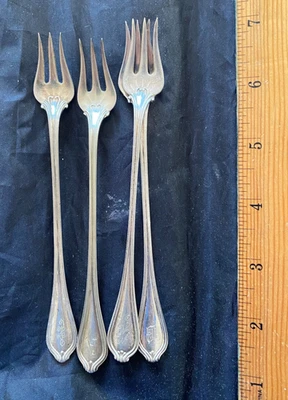 4 tenedores de mariscos de plata esterlina Paul Revere by Towle con monograma los 4 Foto 1 de 3