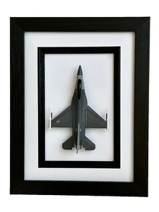 Corgi USAF F-16 Fighting Falcon Flying Aces diecast aircraft in frame Code 3 F16 - Picture 1 of 9