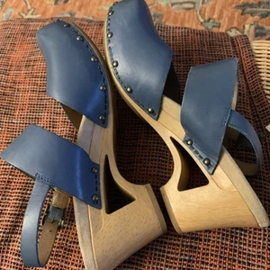 Zuecos Dansko Thea madera talla 40 azul denim con tira trasera - Imagen 1 de 10