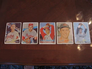 5 1957 BASEBALL CARDS   B-3 - Picture 1 of 11