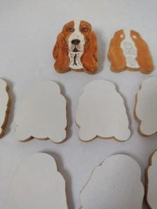 Menge 10 Holz Bassett Hunde Bastelstücke für Pins mit bemalter Probe 1 fertig - Bild 1 von 7