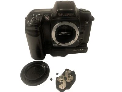 Fuji Fujifilm FinePix S1 Pro Body Camera Reflex Camera (Nikon F mount) As-is - Image 1 of 4
