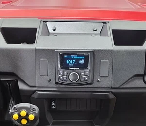 2018-2025 Polaris Ranger XP 1000 / 1000 Radio Mount with Rockford Fosgate PMX-2 - Foto 1 di 2