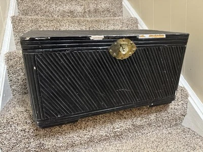 "Baúl de almacenamiento vintage de mimbre negro Chinoiserie 22"" de ancho x 12"" de alto x 12"" de profundidad" Foto 1 de 4