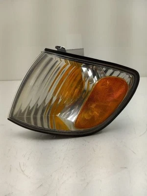 01-03 CONJUNTO LÁMPARA INTERMITENTE DELANTERA LADO CONDUCTOR TOYOTA SIENNA  Foto 1 de 4