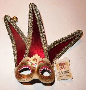 LA MASCHERA DEL GALEONE ITALIEN MASKE COMEDY DEKOR NOSTER JOKER ROT & GOLD FARBE - Bild 1 von 6