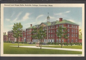 Barnard & Briggs Halls, Radcliffe College, Cambridge Mass ~ PRE-LINO vintage - Imagen 1 de 2