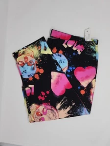 No Boundaries NOBO Woman's Heart Skull Black Capri Leggings NWT - Picture 1 of 2