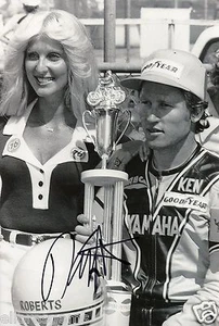 Kenny Roberts Yamaha signiertes Foto 12x8 Superbikes Weltmeister 12x8" AB - Bild 1 von 1