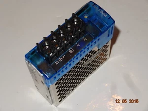 Omron Industrial Automation Netzteil S8VM-01524C 0,65A, 24V, 15W. - Bild 1 von 3