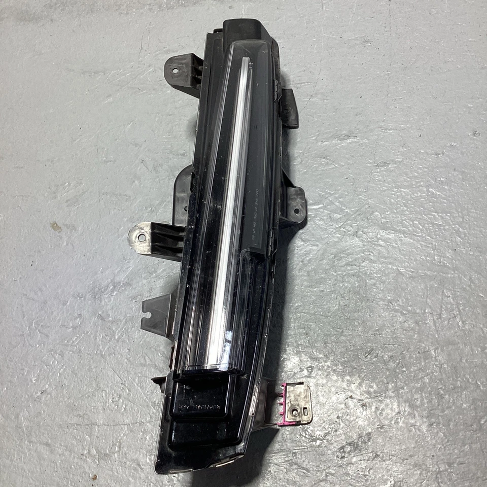 2021-2024 CADILLAC ESCALADE ESV LEFT LH DRIVER SIDE DRL/FOG LIGHT USED OEM - Image 1 of 4