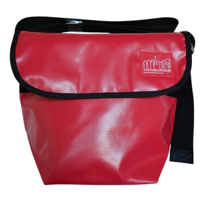Manhattan Portage Vinyl Vintage Messenger Bag (SM) Red - Bild 1 von 11