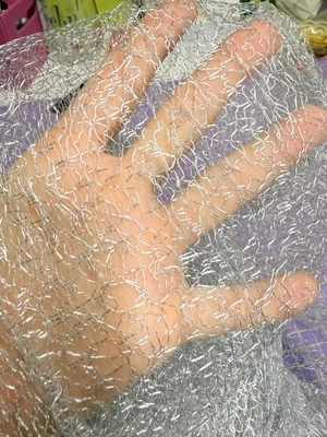 ¿Micro seda ligera? ¿Tul telaraña? Lote de 20 yardas gris plata Foto 1 de 4