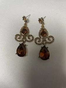 Earring - Picture 1 of 6