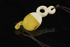 Exclusivo colgante hecho a mano de ámbar báltico mar y cuerno de ciervo tallado 13,1 g p150720-2 - Imagen 1 de 4