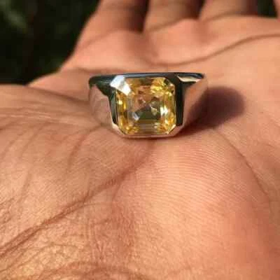 Anillo solitario de citrino para hombre corte Asscher simulado de 2,00 quilates chapado en oro blanco de 14 quilates Foto 1 de 4