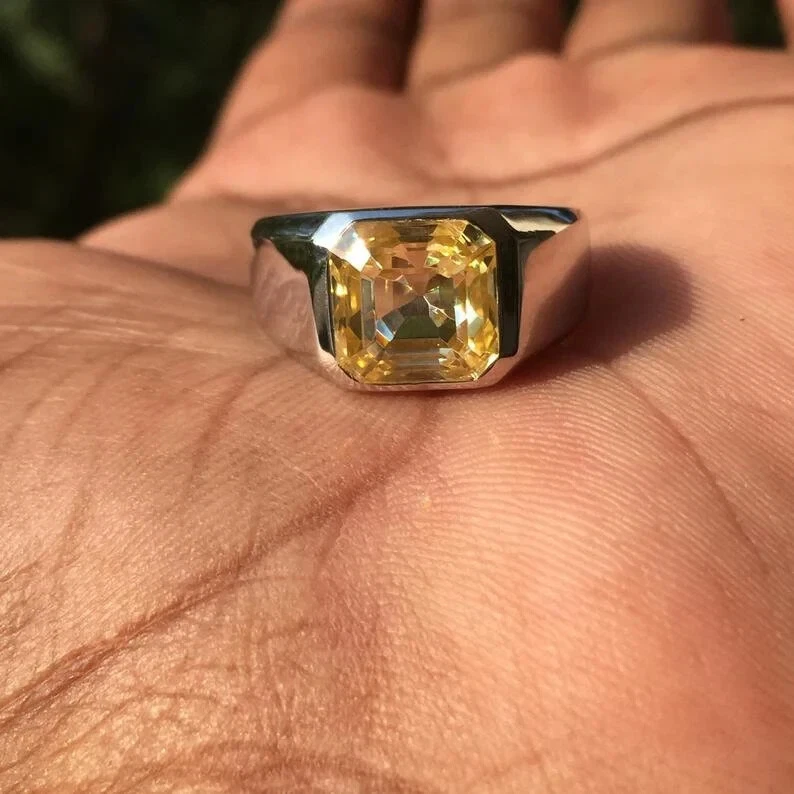 Anillo solitario de citrino para hombre corte Asscher simulado de 2,00 quilates chapado en oro blanco de 14 quilates Foto 1 de 1