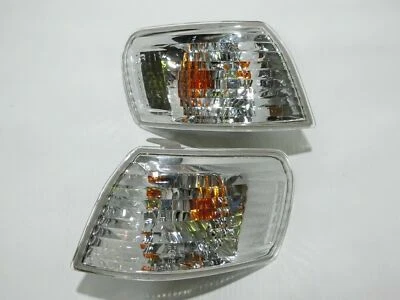 Nueva luz de lámpara lateral indicadora de esquina de cristal - Toyota Corolla AE110 E110 1999-02 Foto 1 de 4