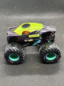 Sale Alien Invasion Nitro Neon Monster Jam Monster Truck - Picture 1 of 3