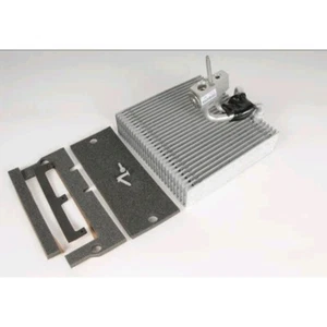 Núcleo evaporador de aire acondicionado para Cadillac SRX 2010-2016 ACDelco genuino GM#22779793 - Imagen 1 de 5