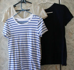 GAP 3 pcs Lot of t-shirt tops.Medium.Navy.Beige.White/blue.Short sleeves. EUC. - Picture 1 of 1