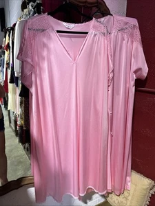 Vintage Vanity Fair Baby Pink Satin Nightgown With Robe Set Short Sleeves XXL - Picture 1 of 21