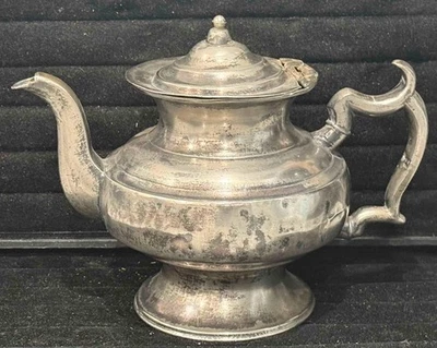 Antigua tetera americana de peltre, marcada DANFORTH, CT., c. 1825 Foto 1 de 4