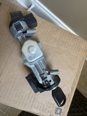 Ford Mustang 2010 interruptor de encendido bloqueo con llave e inmovilizador OEM Foto 1 de 4