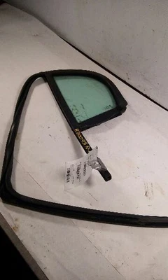 Стекло вентиляционное для правой задней двери пассажирское кобальтовое 05–10 Chevrolet Chevy - Изображение 1 из 4