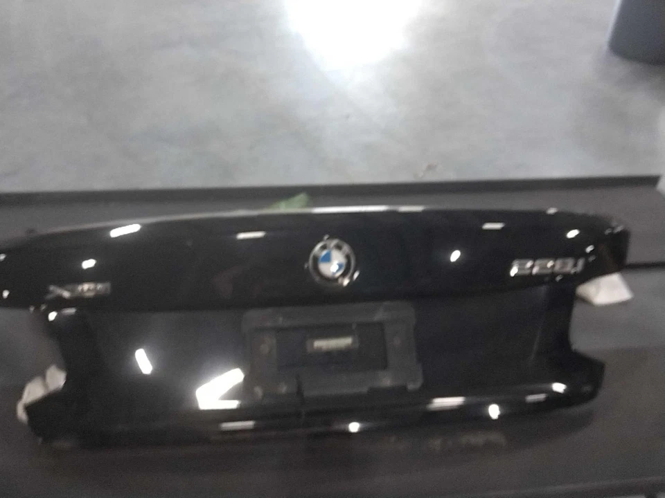 BMW 228i 2016 cubierta tapa maletero negro fabricante de equipos originales usado 41007377970 K51406 Foto 1 de 4