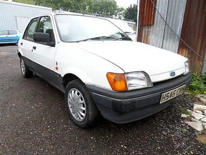 Ford Fiesta mk3 1.4 CVH AUTO white breaking spares SIDE REPEATER rs xr CVH N - Picture 1 of 12