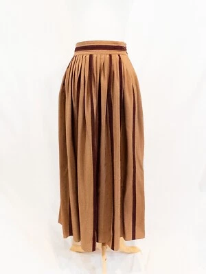 Falda vintage de seda a rayas camel, roja y azul marino de Calvin Klein años 80 Foto 1 de 4