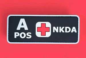 PARCHE GANCHO TÁCTICO PVC A POS + NKDA INSIGNIA TIPO SANGRE SWAT EJÉRCITO MILITAR BRILLO 3D - Imagen 1 de 4