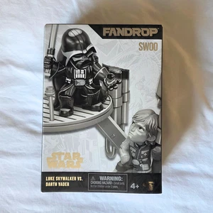 SDCC 2025 Exclusive Moose Toys Fandrop Star Wars Luke & Vader B&W Edition NEU - Bild 1 von 4
