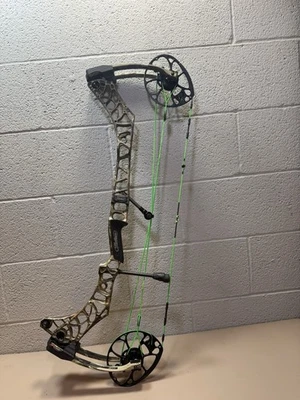 Mathews V3 31 Right-Handed 29.5 In. Realtree Edge Brand New String. - Image 1 of 4