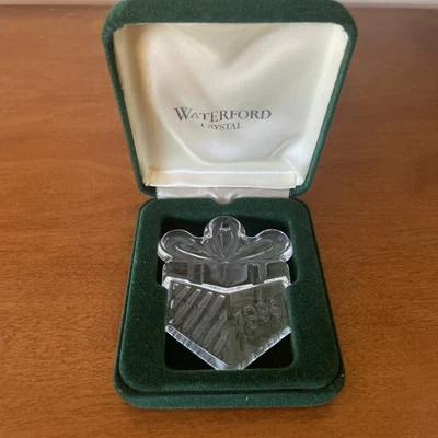 Caja de regalo de cristal Waterford de colección adorno 1996 colección recuerdos de Navidad Foto 1 de 4