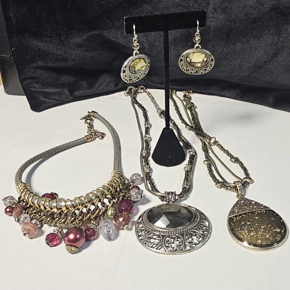 Lote de 3 Collares y Pendientes Laura Ashley - Un Juego a Juego Foto 1 de 4