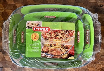 Pair Pyrex Roaster Glass Dish Baking Roasting Classic Rectangular 30x20 39x25cm - Image 1 of 4