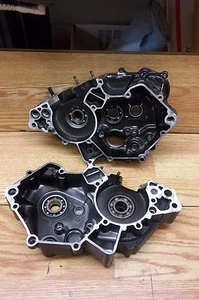 Estuches interiores de motor SUZUKI RM 80 FABRICANTE DE EQUIPOS ORIGINALES #20B96M - Imagen 1 de 5