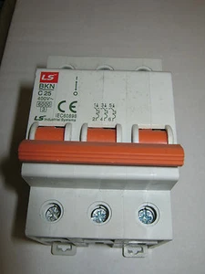 LS INDUSTRIAL SYSTEMS BKN C25 25 AMP 6KA TRIPLE POLE CIRCUIT BREAKER - Picture 1 of 1