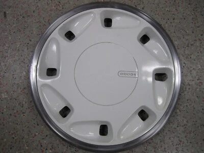 Una (1) cubierta de rueda Shadow Dodge Daytona Lancer 1988-1992 14" 4284938 469W Foto 1 de 4